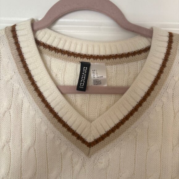 H&M Cable Knit Sweater Vest - Picture 5 of 5